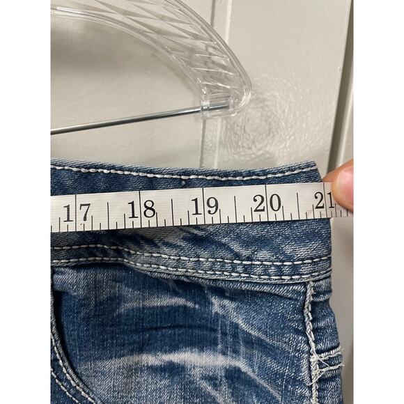 Lane Bryant Denim Mom Shorts Embroidered Sequence Pockets SZ 22 - Picture 7 of 8